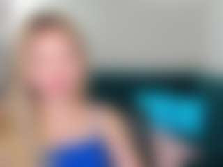Live cam show with EvelineAmore - Blue Eyes on Hubzter Live