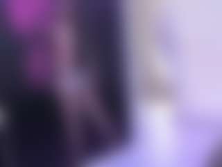 Live cam show with Celestina Blooms - Blue Eyes on Mixed Magazine Live