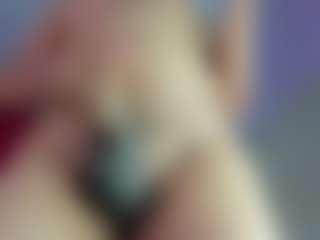 ZoeeMorettii's Live Sex Cam Show