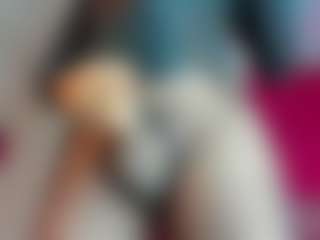 ZoeeMorettii's Live Sex Cam Show