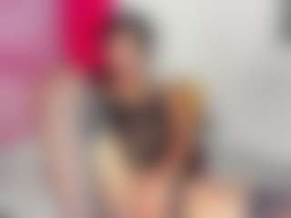 Live cam show with ZoeeMorettii - Tattoos on Mixed Magazine Live