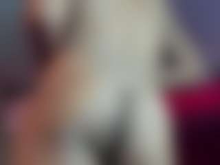 Live cam show with ZoeeMorettii - Black Hair on liverealitysex.com