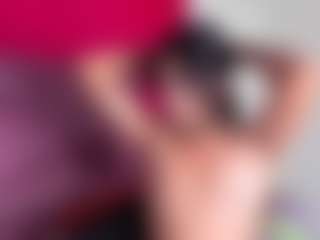 Live cam show with ZoeeMorettii - Black Hair on Gym Cam Girls
