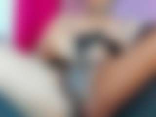 Live cam show with ZoeeMorettii - Bald on Camsoda