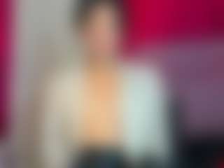 Live cam show with ZoeeMorettii - Bald on Hubzter Live