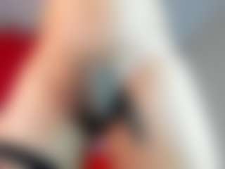 Live cam show with ZoeeMorettii - Anal Toys on Camsoda