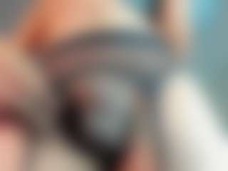 ZoeeMorettii's Live Sex Cam Show