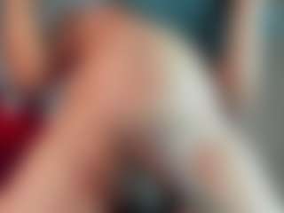 Live cam show with ZoeeMorettii - Bald on Camsoda