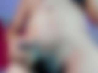 Live cam show with ZoeeMorettii - Cumshot on Camsoda