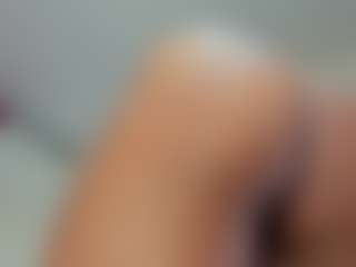 Live cam show with ZoeeMorettii - Flat Chested on TeamSkeetLive