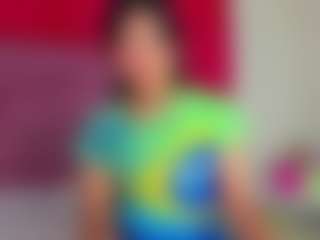Live cam show with ZoeeMorettii - Black Hair on TottyGirls