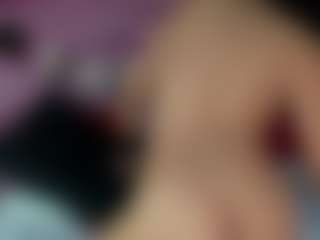 Live cam show with ZoeeMorettii - Black Hair on TeamSkeetLive