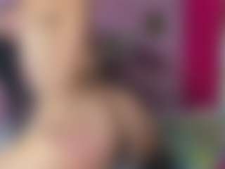 Live cam show with ZoeeMorettii - Flat Chested on Camsoda