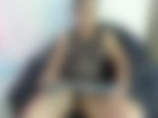 Live cam show with Yaya-11 - Petite MILF on Strip Flash - Live Sex Shows