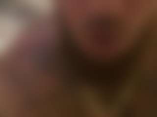 lovehurts282828's Live Sex Cam Show