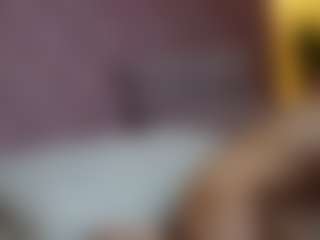 Live cam show with MaiaMini - Tittyfuck on SxyPornLive
