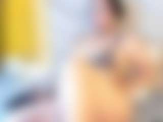Live cam show with Mia - Play on liverealitysex.com
