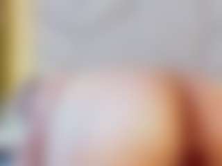 Live cam show with Mia - Colombia Young Adult on Dolls Live