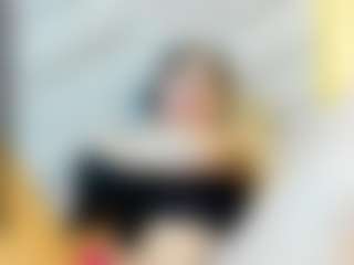 Live cam show with Mia - Bisexual on CamwithHer