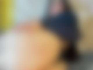 Live cam show with Mia - Fuck on Milfs Live