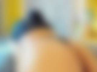 Live cam show with Mia - Eating Pussy on Fling VIP Chat