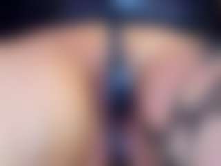 Live cam show with Slave-Aradia - Lactating on Camsoda