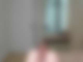 Live cam show with BettyBunny - Nipple Piercings on AdultVida.com