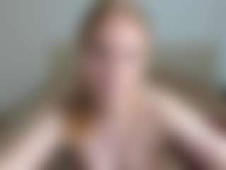 Live cam show with BettyBunny - Nipple Piercings on Pornisteam.com