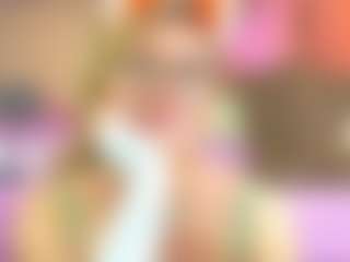 Live cam show with Lunitadiva - Tiny Tits on xDating
