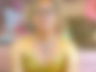 Live cam show with Lunitadiva - Tease on Camsoda