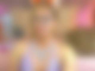 Live cam show with Lunitadiva - Blonde Hair on Camsoda