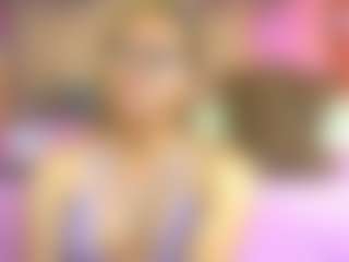 Live cam show with Lunitadiva - Tiny Tits on Livezox
