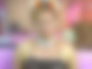 Live cam show with Lunitadiva - Tiny Tits on Camsoda