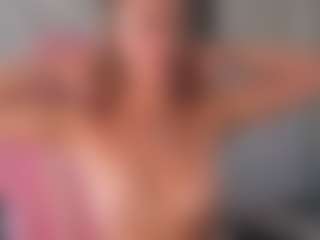Live cam show with StacyWells - Oil on Milf Play