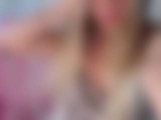 Live cam show with StacyWells - Public on chickslive.net