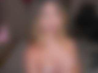 Live cam show with AlodieBurtt - Average on Chatstar