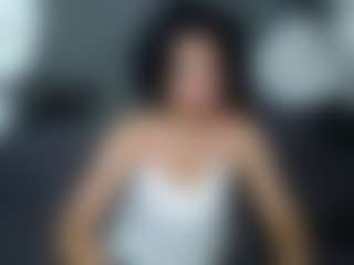 Live cam show with CameronEnns - Ebony Petite on livesuperchat.net