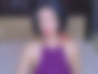 Live cam show with CameronEnns - Ebony Petite on AdultVida.com
