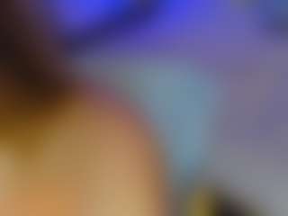 Live cam show with AshleyJonse - Average on Hubzter Live