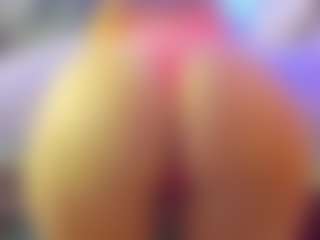 Live cam show with AshleyJonse - Smoking on Latina Girls