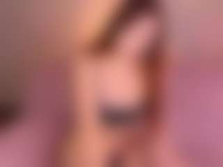 Live cam show with LiliLuuu - Shaved on Camsoda