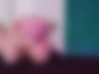 Live cam show with LucyLexton - Brown Hair on CamwithHer