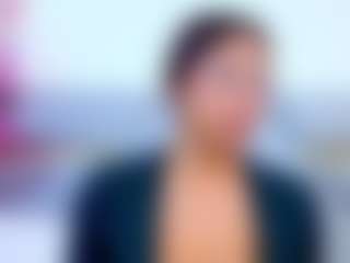Live cam show with YesyHills - Striptease on Gym Cam Girls
