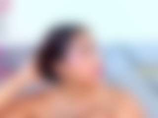 Live cam show with YesyHills - Petite on Livezox