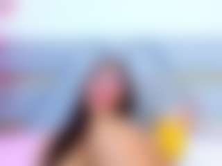 Live cam show with YesyHills - Petite on Camsoda