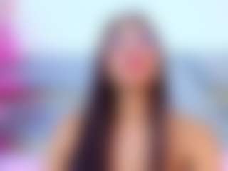 Live cam show with YesyHills - Teen (18+) on livesuperchat.net