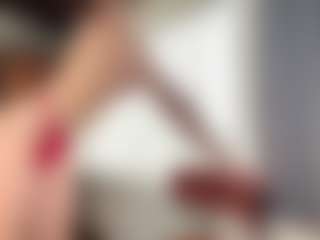 Live cam show with EdythGuy - Upskirt on CamSextacy