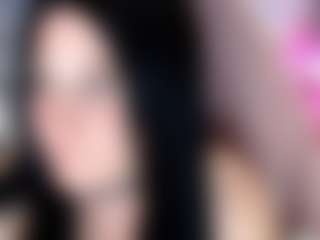 Live cam show with Bellastar84 - Green Eyes on Dolls Live