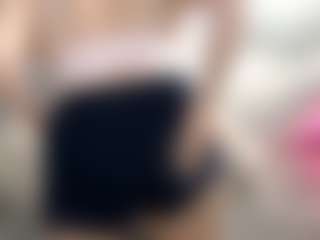 Bellastar84 MILF webcam performer live streaming