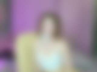 Live cam show with Wanda - Body Massage on Camsoda